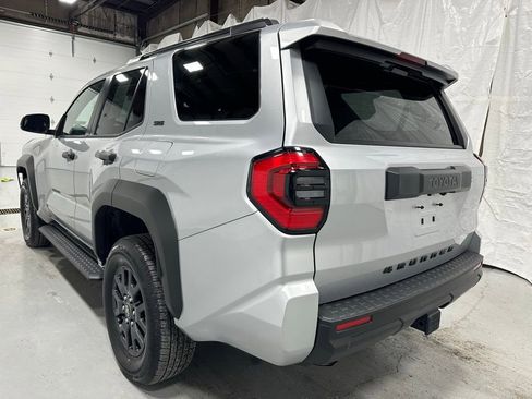 Used 2025 Toyota 4Runner SR5 image 5