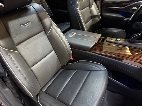 Certified 2022 Cadillac Escalade Premium Luxury w/ LPO, Radiant Package image 60