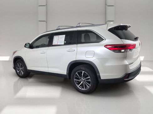 Used 2019 Toyota Highlander XLE FWD image 7
