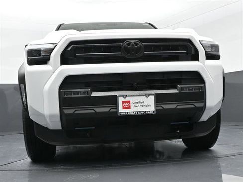 Used 2025 Toyota 4Runner SR5 AWD/4WD image 30