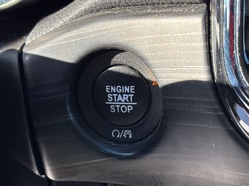 Used 2020 Jeep Grand Cherokee Laredo w/ Quick Order Package 2BN North image 32