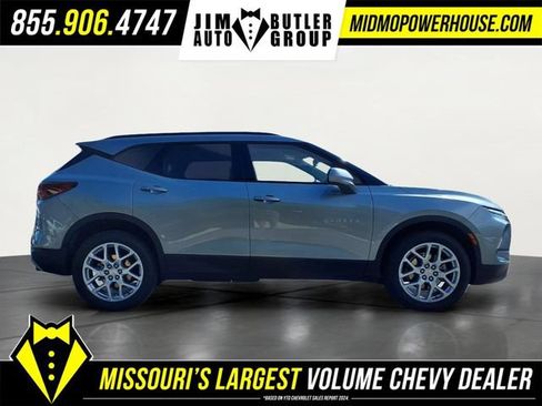 Used 2024 Chevrolet Blazer LT w/ Convenience Package AWD/4WD image 2