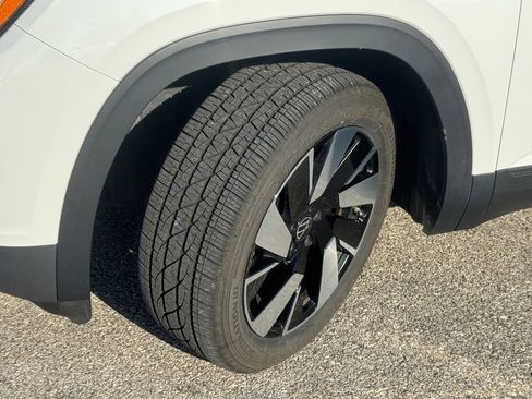 Used 2024 Volkswagen Atlas Cross Sport SE w/ Panoramic Sunroof Package AWD/4WD image 38
