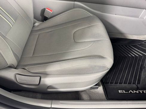 Used 2022 Hyundai Elantra SEL image 31