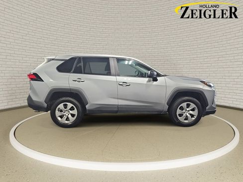 Used 2023 Toyota RAV4 LE FWD image 4