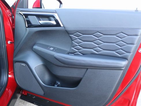 Used 2025 Mitsubishi Outlander SEL AWD/4WD image 37