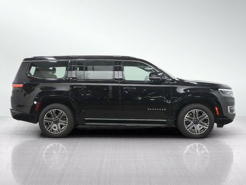 Used 2023 Jeep Wagoneer Series II AWD/4WD image 6