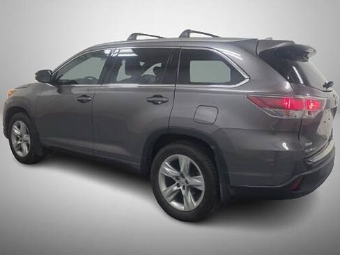 Used 2015 Toyota Highlander Limited AWD/4WD image 2