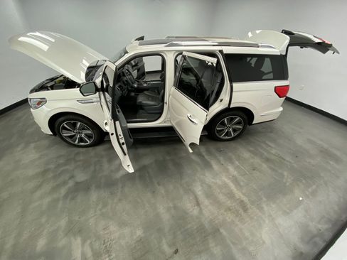 Used 2019 Lincoln Navigator Reserve AWD/4WD image 51