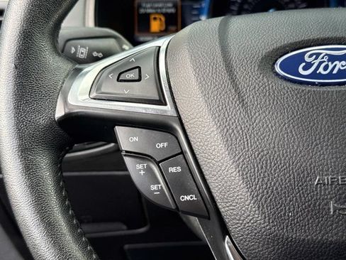 Used 2022 Ford Edge Titanium AWD/4WD image 25