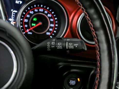 Used 2021 Jeep Wrangler Unlimited Rubicon AWD/4WD image 25