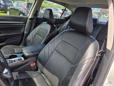 Used 2024 Nissan Altima 2.0 SR FWD image 11