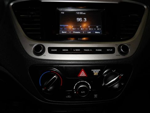 Used 2020 Hyundai Accent SE FWD image 10
