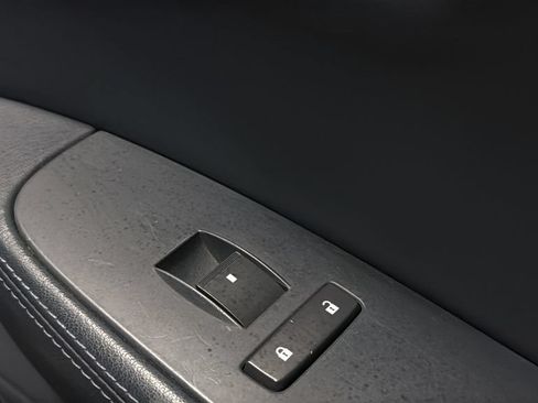 Used 2011 Cadillac DTS Limousine FWD image 8