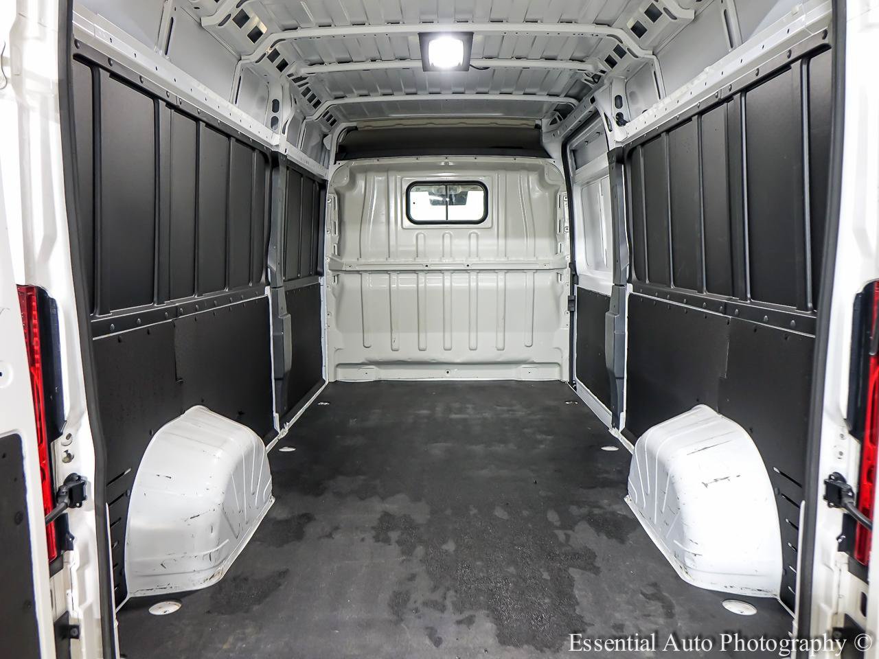 Used 2025 RAM ProMaster 2500 w/ Convenience Group FWD image 14