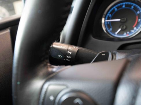 Used 2018 Toyota Corolla SE image 13