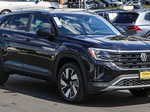 New 2026 Volkswagen Atlas Cross Sport SE FWD image 3
