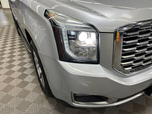 Used 2018 GMC Yukon Denali AWD/4WD image 3