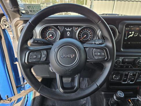 Used 2022 Jeep Gladiator Sport image 17