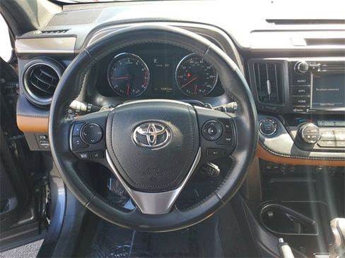 Used 2017 Toyota RAV4 SE image 16