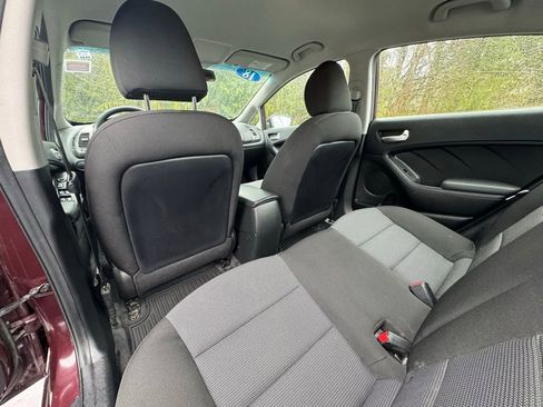 Used 2018 Kia Forte LX image 9