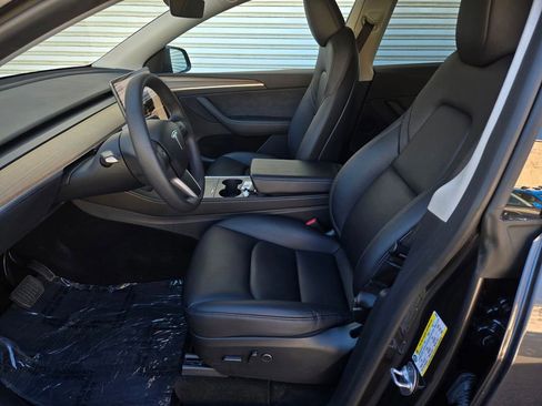 Used 2024 Tesla Model Y Long Range image 16