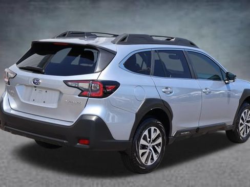 Certified 2025 Subaru Outback Premium AWD/4WD image 4