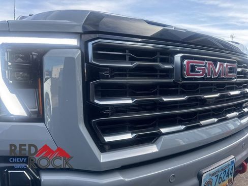 Used 2024 GMC Sierra 2500 AT4 AWD/4WD image 35