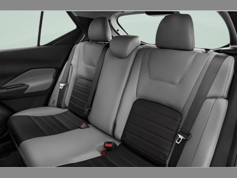 Used 2023 Nissan Kicks SR w/ SR Premium Package image 16