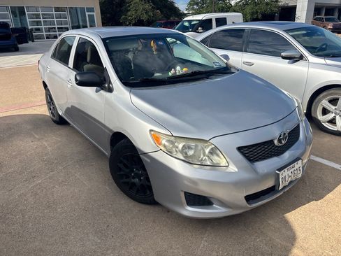 Used 2010 Toyota Corolla LE FWD image 3