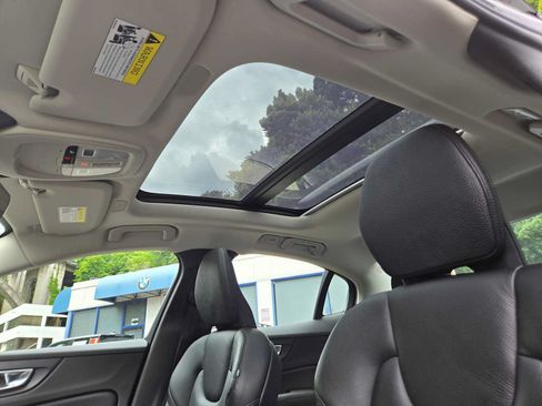 Used 2024 Volvo S60 B5 Plus FWD image 22