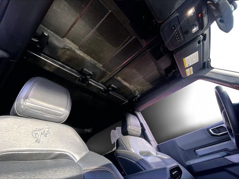 Used 2023 Ford Bronco Badlands image 17