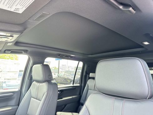 New 2026 Chevrolet Suburban RST w/ RST Capability Package AWD/4WD image 18