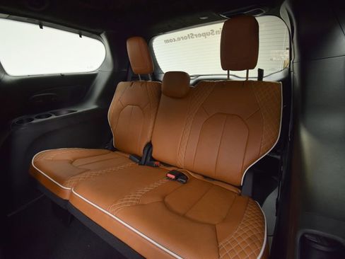 New 2026 Chrysler Pacifica Pinnacle image 43