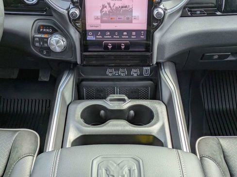 New 2026 RAM 1500 Laramie AWD/4WD image 19