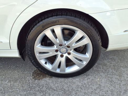 Used 2009 Mercedes-Benz C 300 Sedan image 28