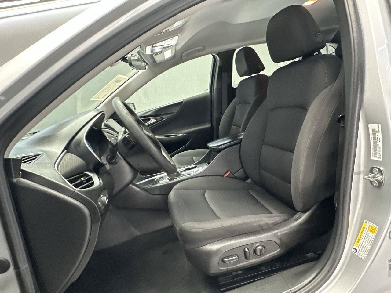 Used 2022 Chevrolet Malibu LT FWD image 17