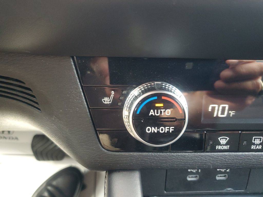 Used 2025 Mitsubishi Outlander SE AWD/4WD image 27