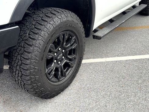 Used 2023 Chevrolet Silverado 1500 ZR2 w/ Technology Package image 18