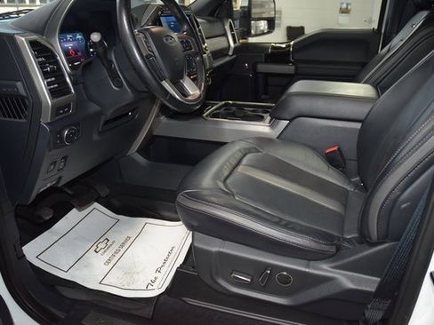 Used 2022 Ford F450 Platinum w/ FX4 Off-Road Package image 44