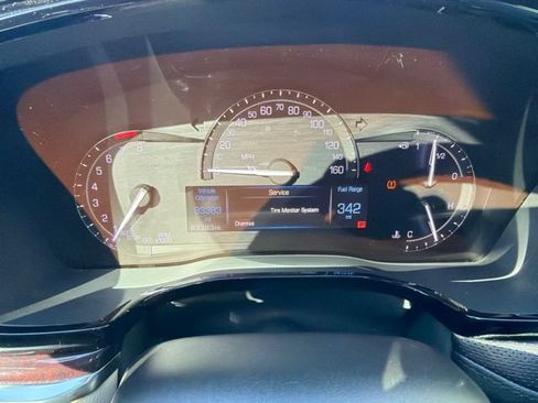 Used 2017 Cadillac XT5 Luxury w/ Driver Awareness Package FWD image 8