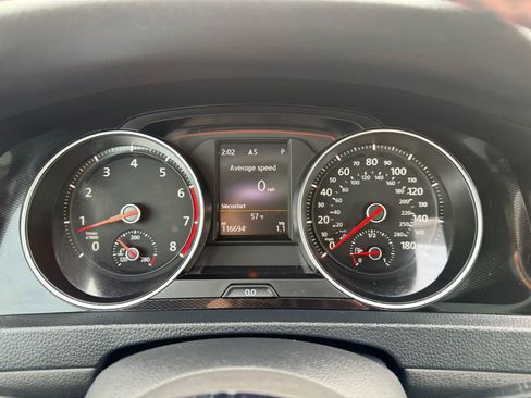 Used 2015 Volkswagen Golf 4-Door image 9