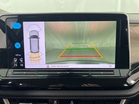 Used 2025 Volkswagen Atlas SE image 20