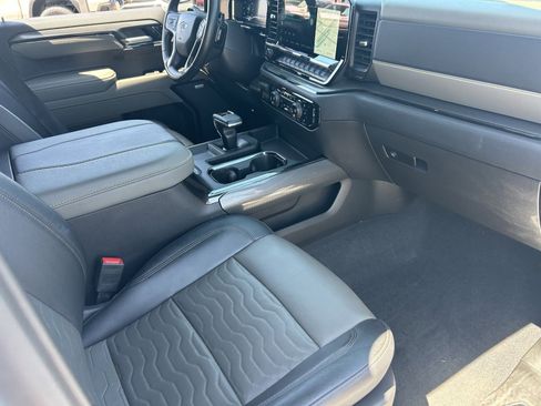 Certified 2025 Chevrolet Silverado 1500 ZR2 w/ Technology Package AWD/4WD image 12