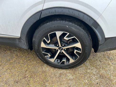 Used 2023 Kia Sportage EX image 7