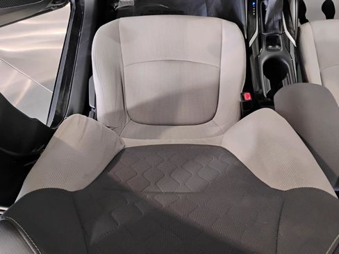 Used 2020 Toyota Corolla LE image 61