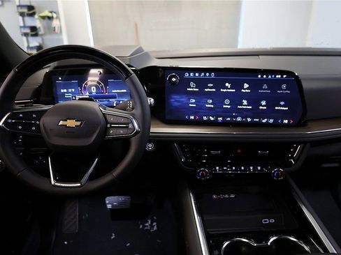 New 2026 Chevrolet Suburban High Country AWD/4WD image 12