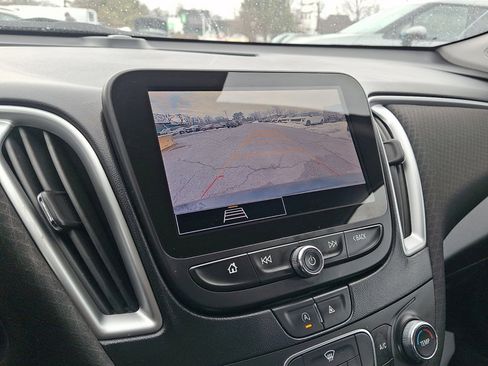 Used 2023 Chevrolet Malibu LS image 26