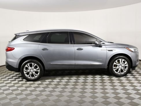 Used 2018 Buick Enclave Avenir w/ Avenir Technology Package AWD/4WD image 5