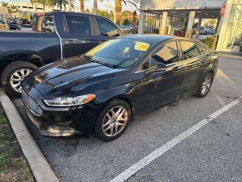 Used 2013 Ford Fusion SE image 1